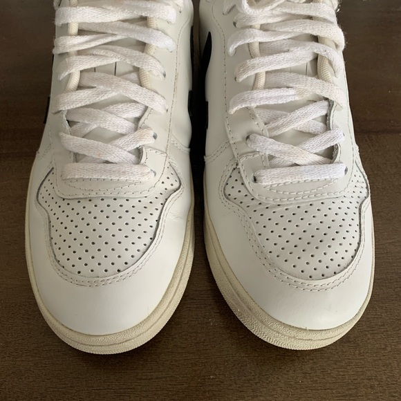 VEJA V-10 Sneaker - Picture 5 of 11